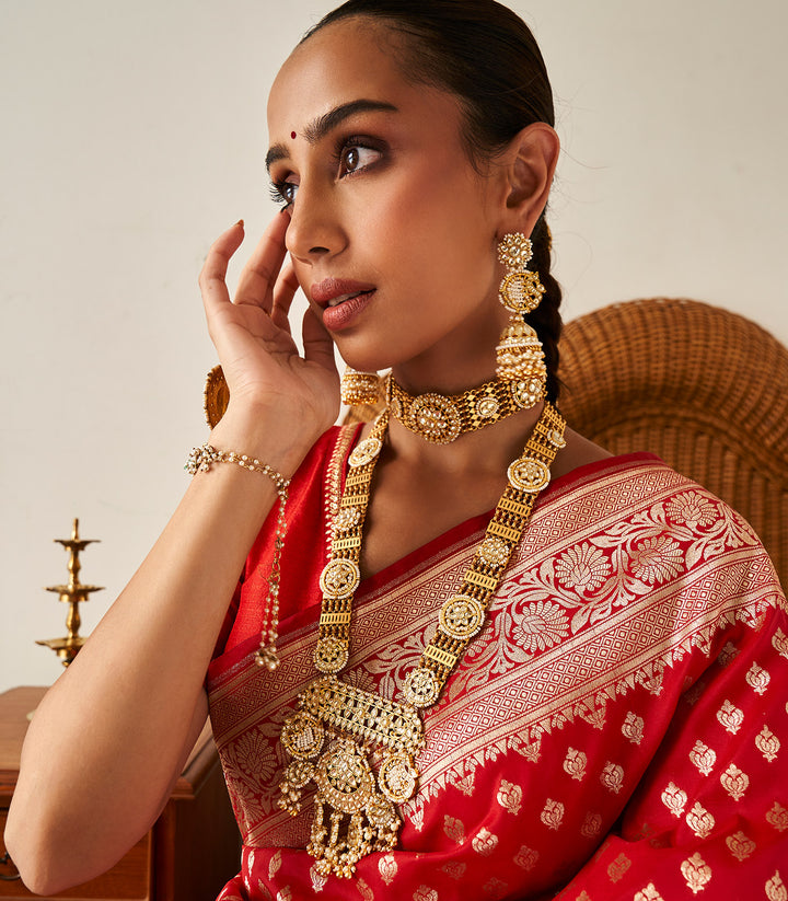 Kanika White & Gold Kundan Pendant Set