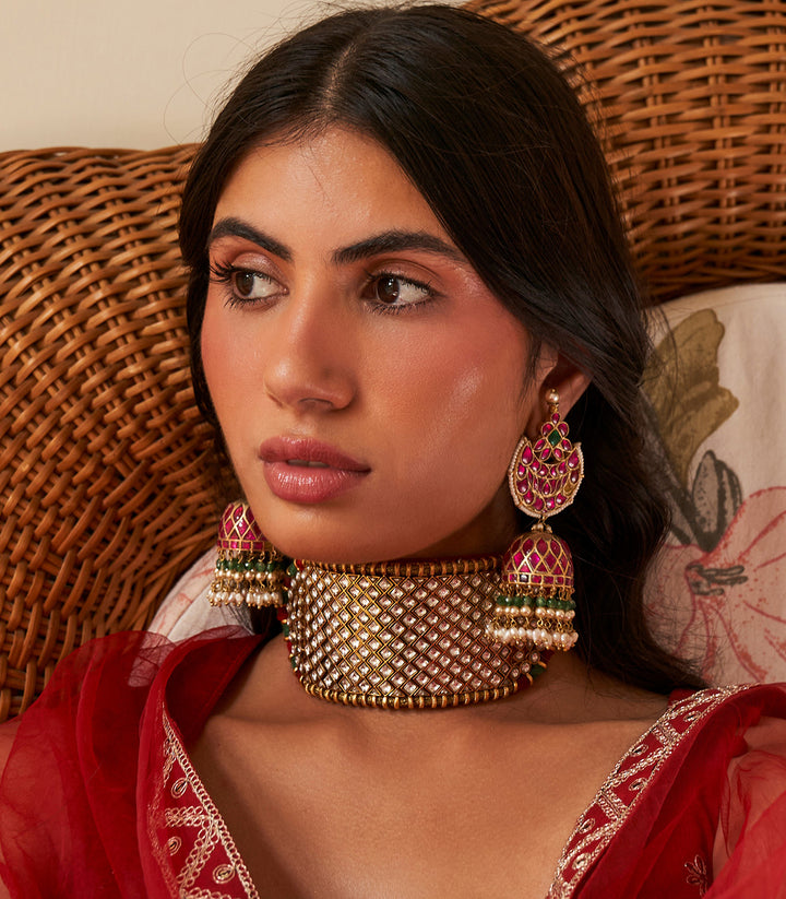 Sadhvi Kundan Choker