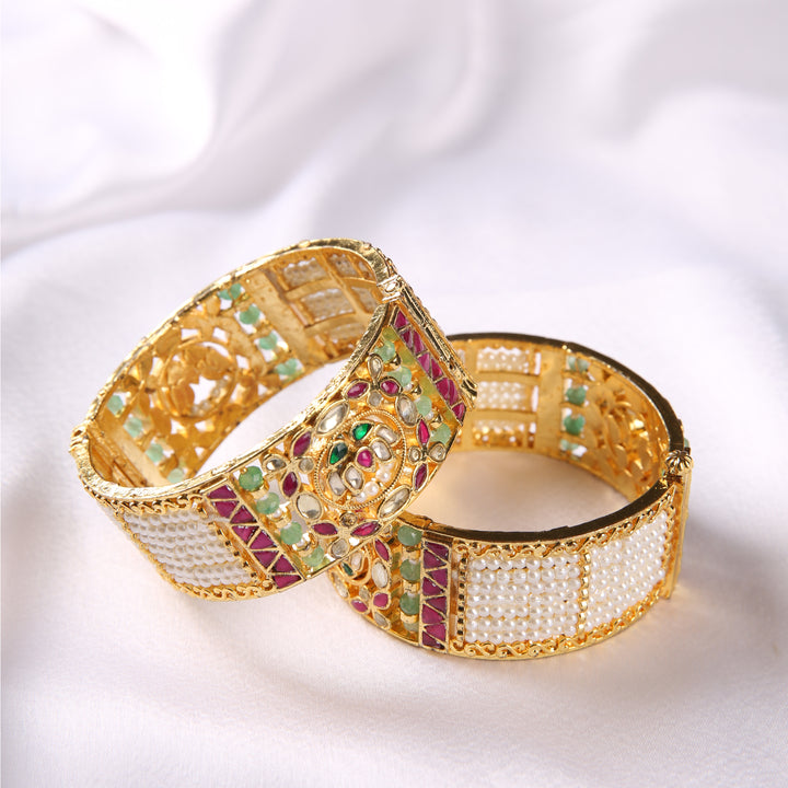 Chitrangada Red & Green  Kundan Bangles