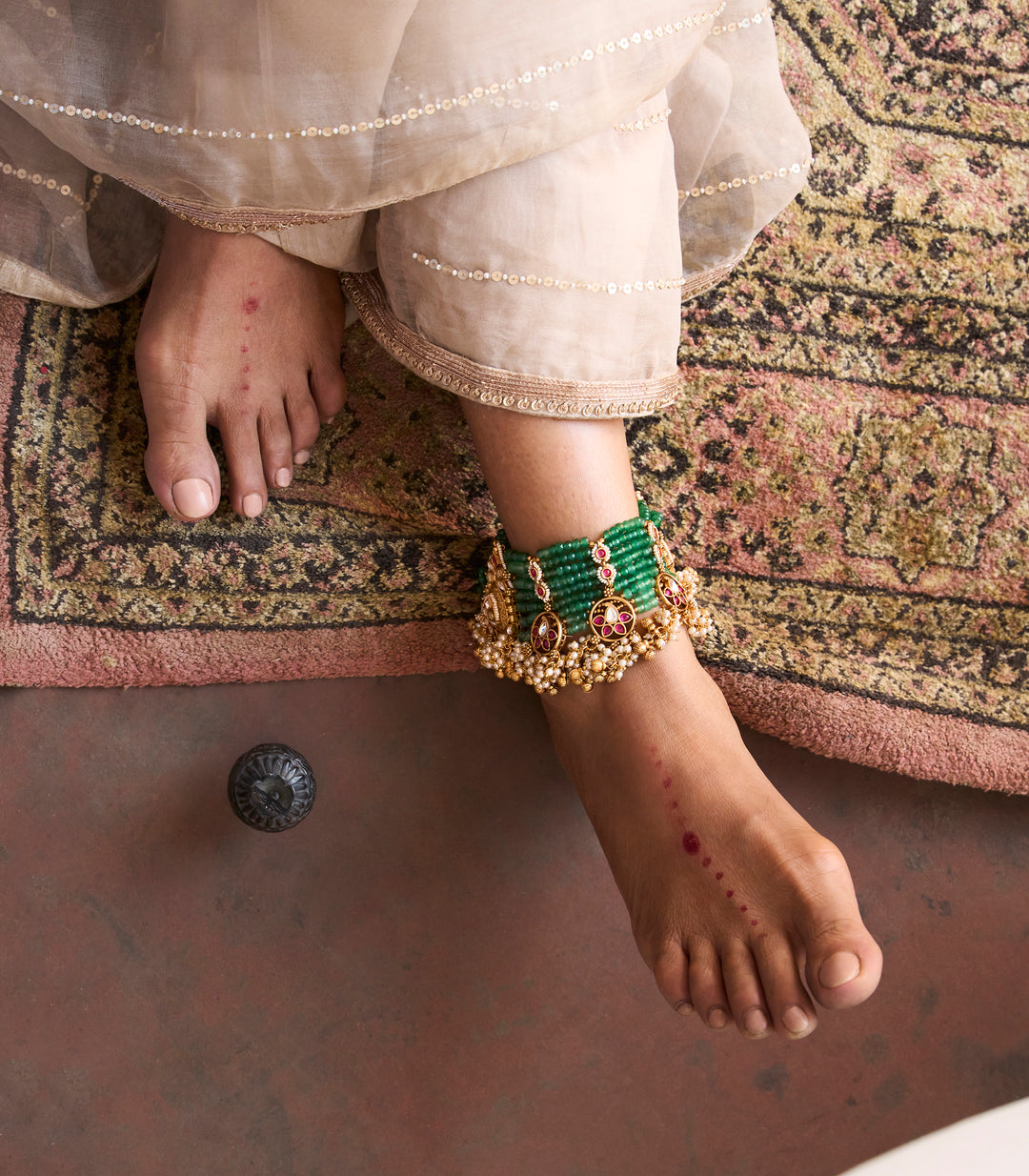 KRITI RED & GREEN KUNDAN ANKLET