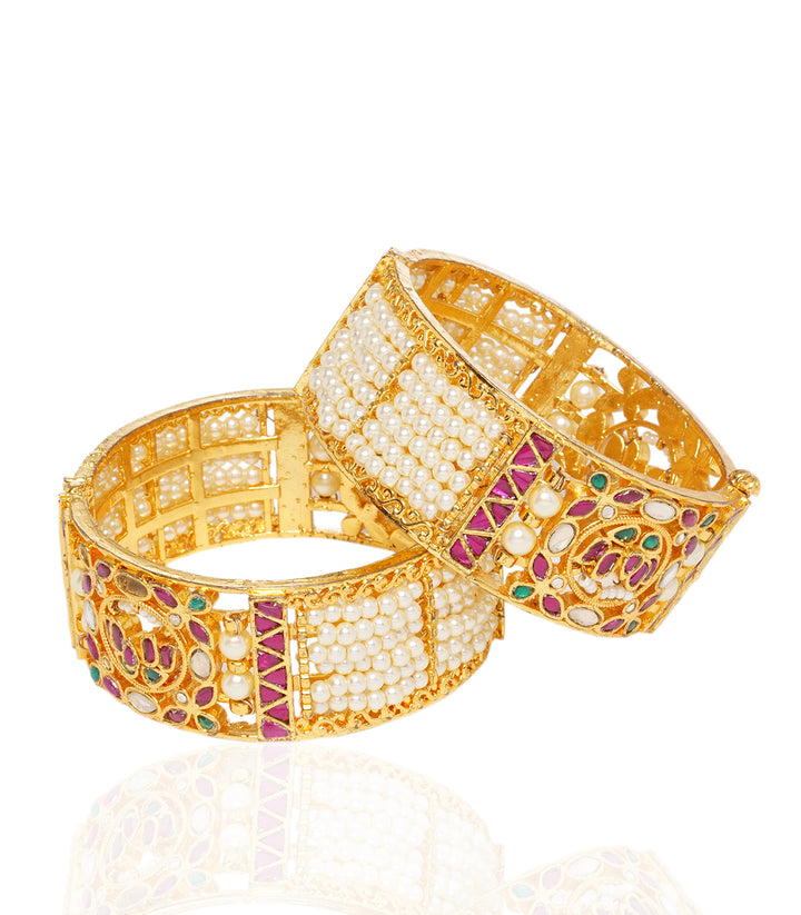 Chitrangada Red & Green  Kundan Bangles