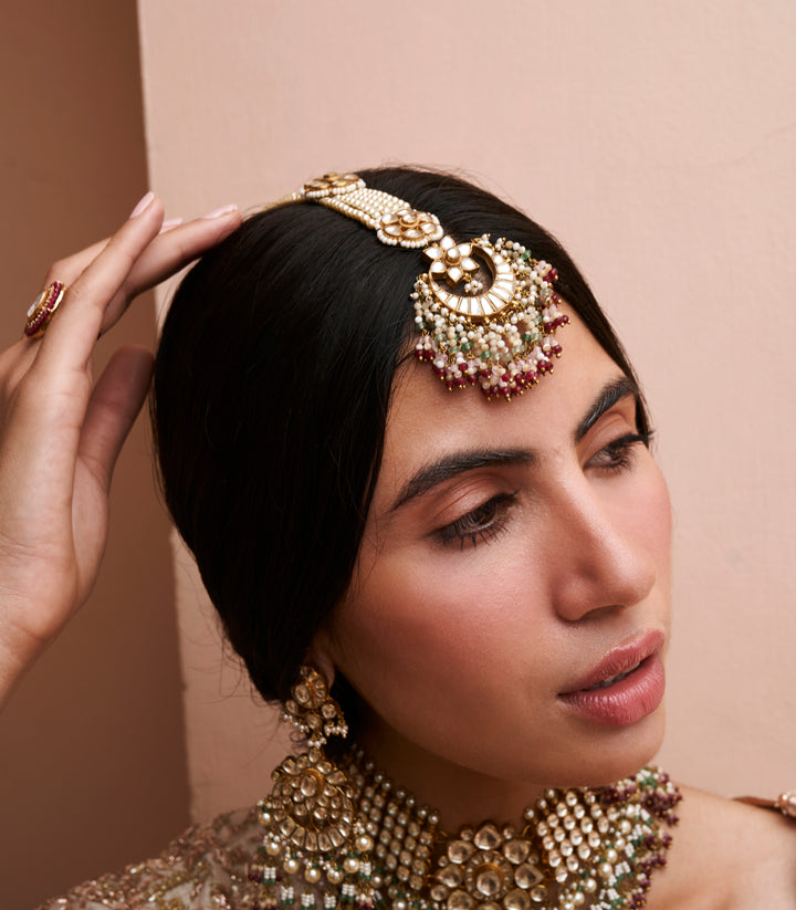 Sadhika Red & Green Kundan Tika