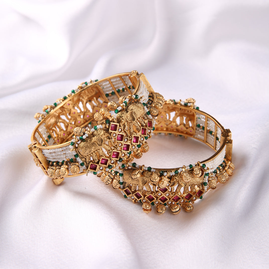 SURABHI RED & GREEN BANGLES