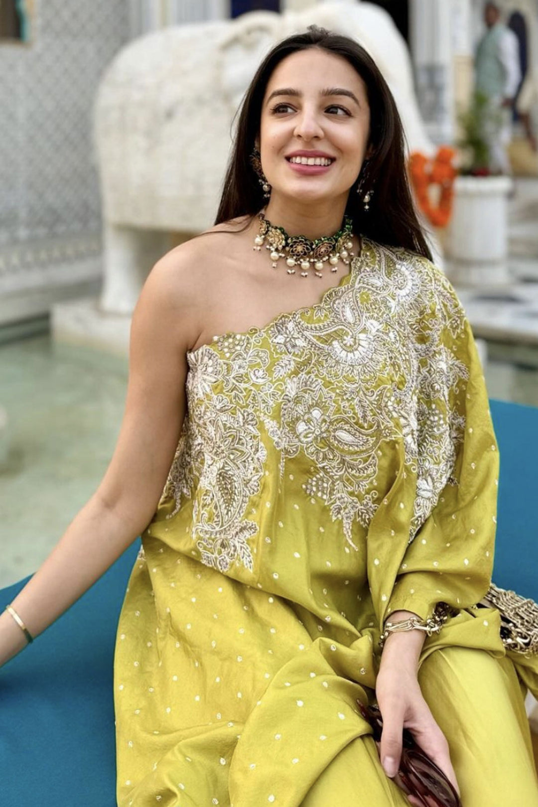Tarini Manchanda in Aawanya Navratan Choker Set