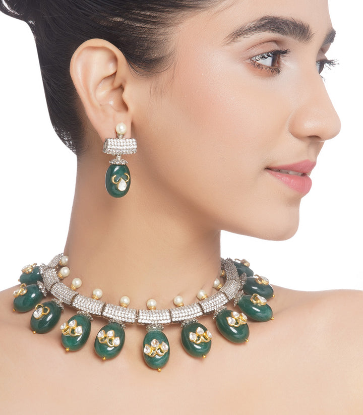 ISHVARI ANTIQUE GREEN NECKLACE SET