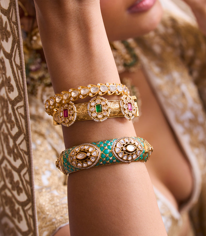 MAANVI MINT POLKI BANGLES