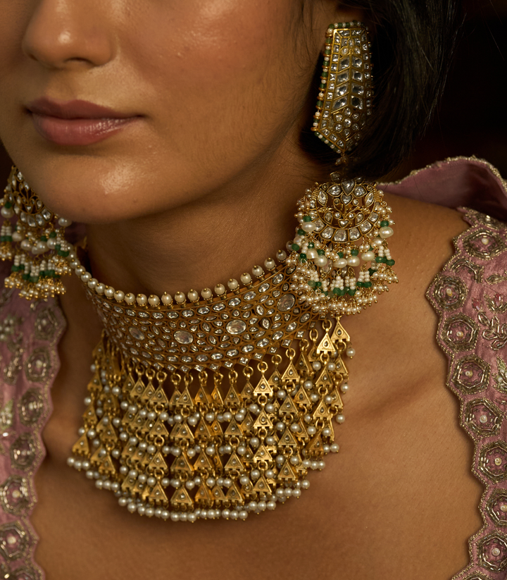 ZOHA  GREEN & WHITE KUNDAN CHANDBALI