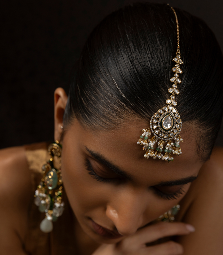 ANAMIKA GREEN KUNDAN TIKA