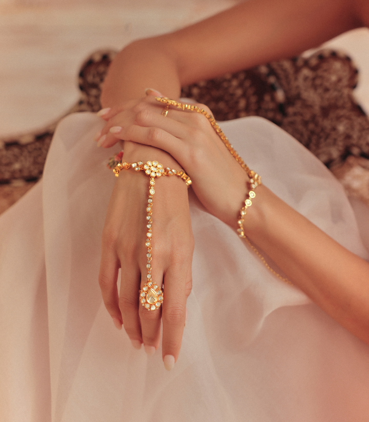 SAMAR GOLD PLATED MOISSANITE HATHPHOOL