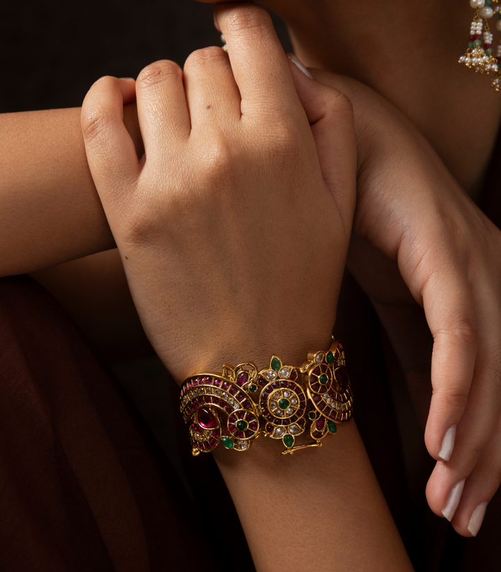 NISHA RED KUNDAN BANGLES