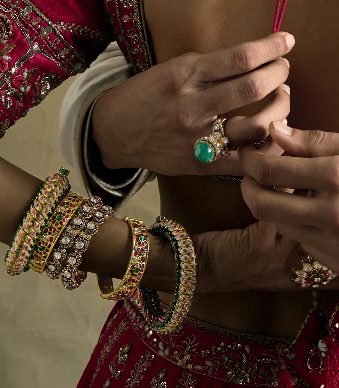 RITWIKA RED & GREEN KUNDAN BANGLES