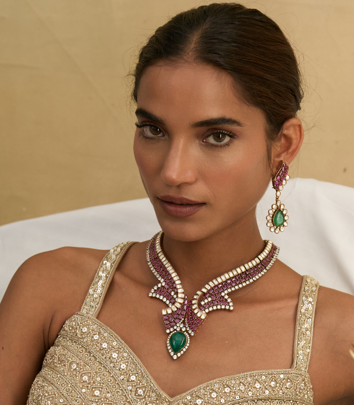 VANEEZA GREEN ZIRCON LONG NECKLACE