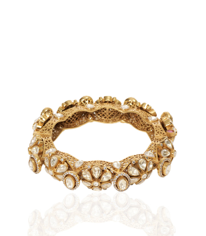 ESHNI GOLD PLATED MOISSANITE BANGLE