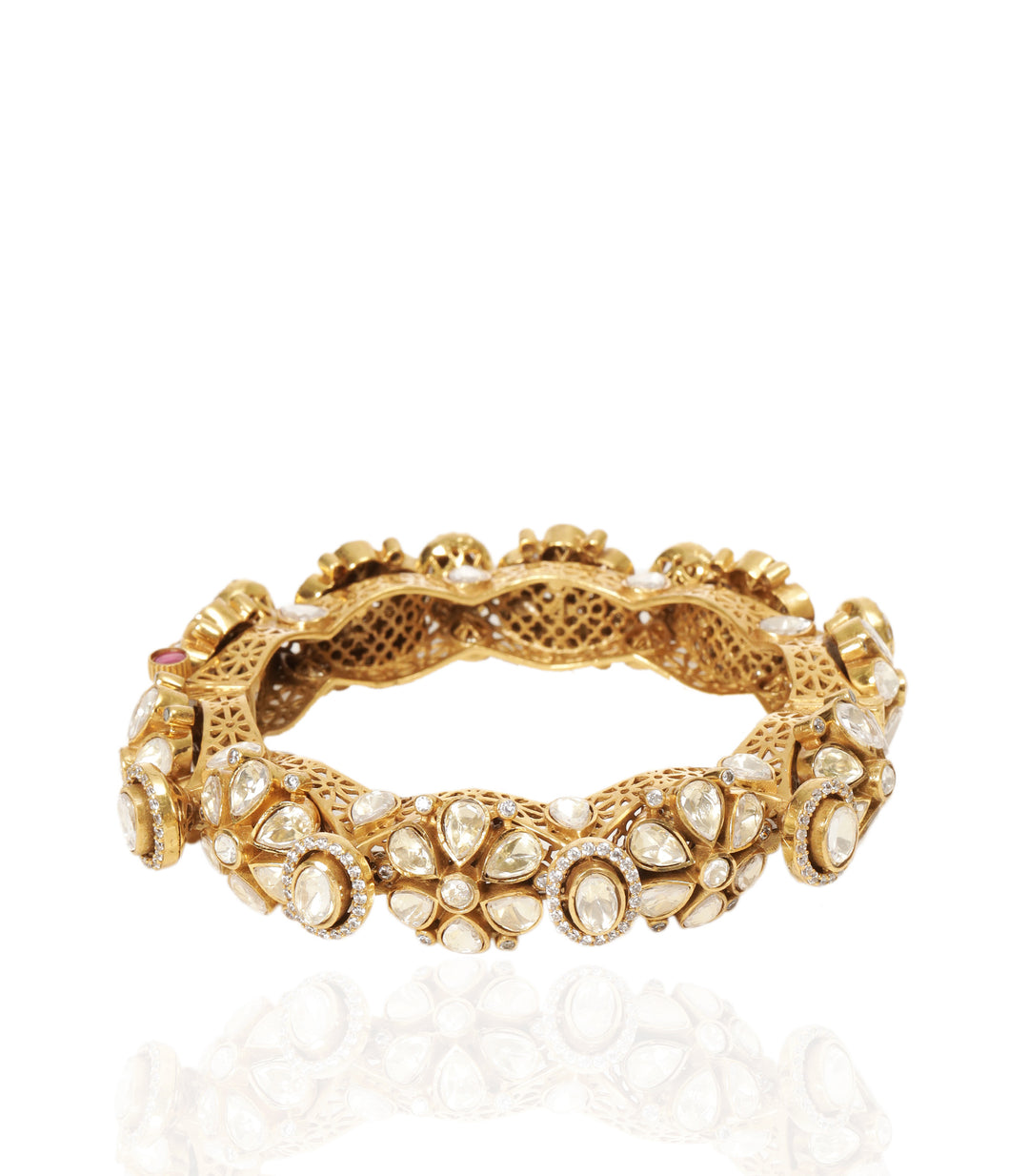ESHNI GOLD PLATED MOISSANITE BANGLE
