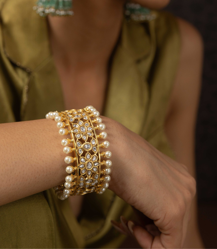KANYAKA BANGLE