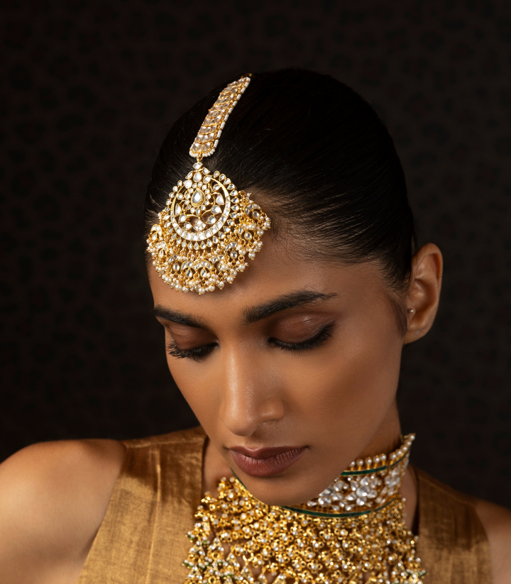SAANVI WHITE KUNDAN TIKA