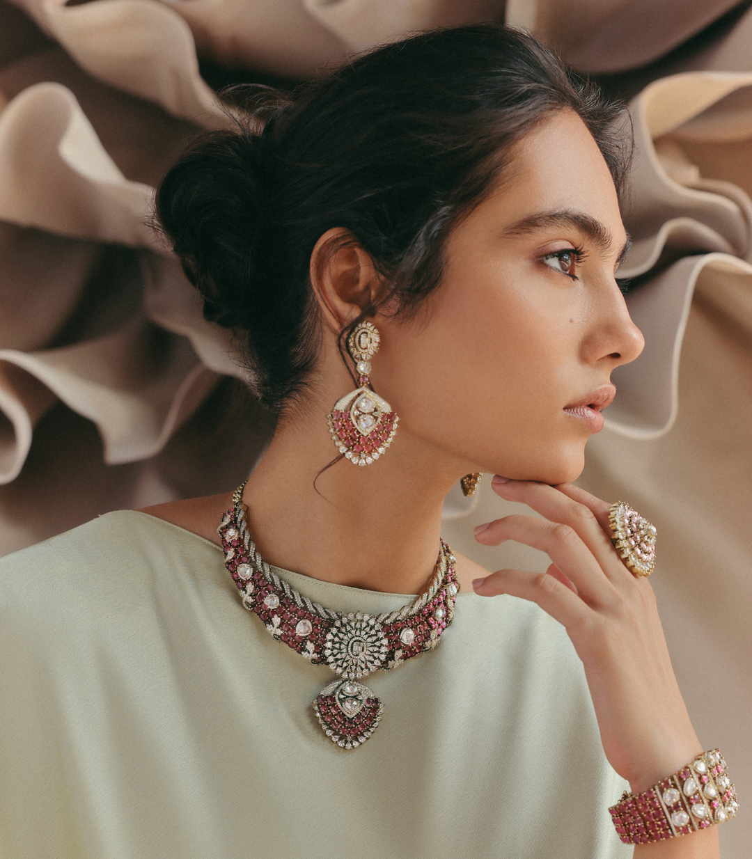 ANVI PINK ROSE CUT NECKLACE SET
