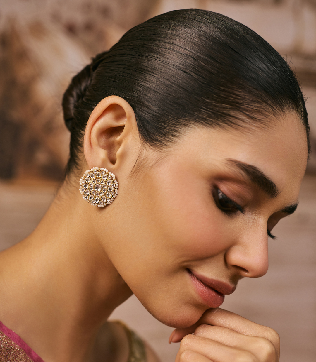 DHRUVI WHITE POLKI STUD