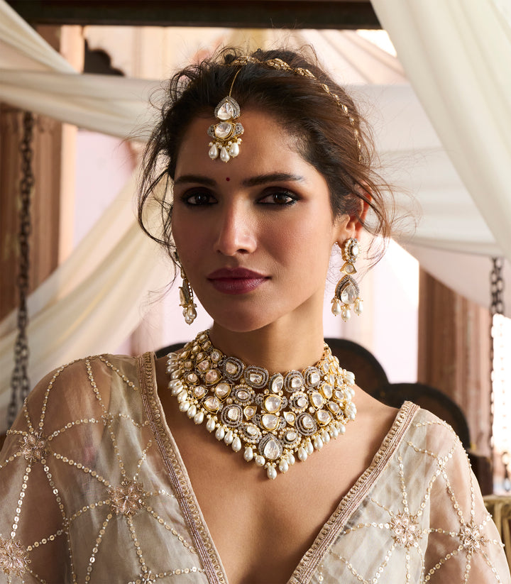 GAYATRI WHITE POLKI NECKLACE SET