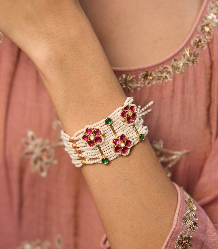 KRITIKA WHITE KUNDAN BRACELET