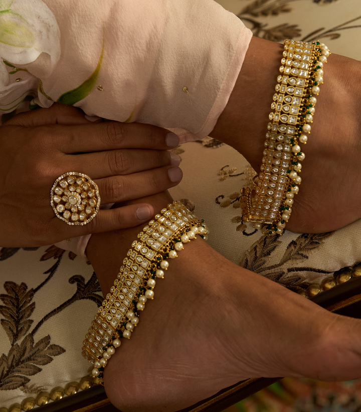 AVNI WHITE & GREEN KUNDAN ANKLET