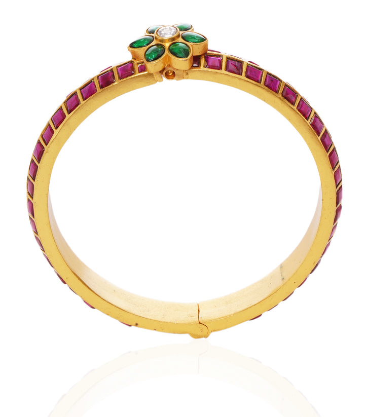 YASHI RED & GREEN  KUNDAN BANGLES