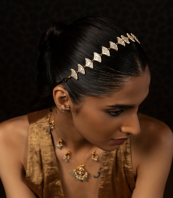 GOLD PLATED MOTHER OF PEARLS HAIRBAND