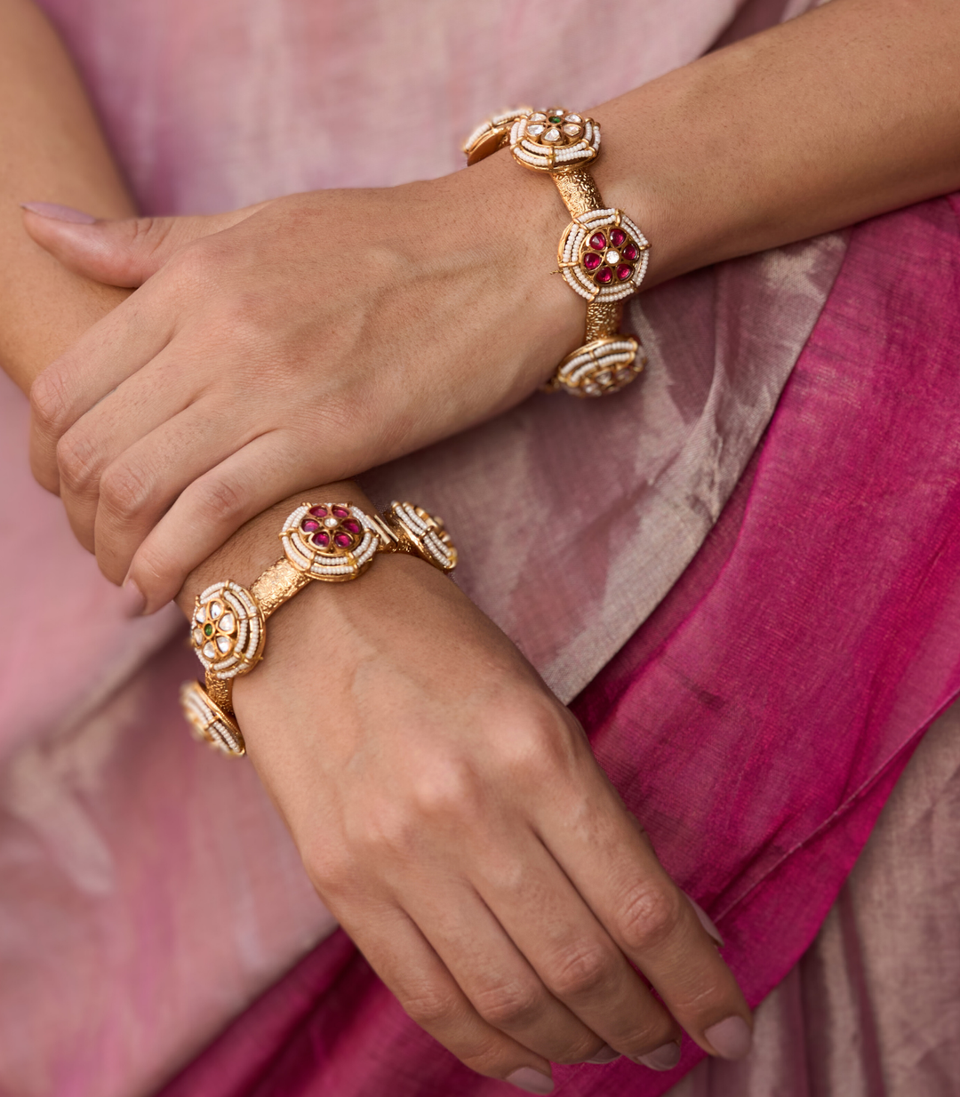 VERSHA RED & GREEN  KUNDAN BANGLES