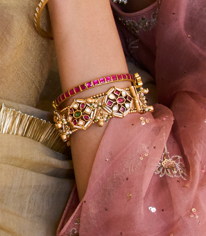 TANYA RED & GREEN  KUNDAN BANGLES