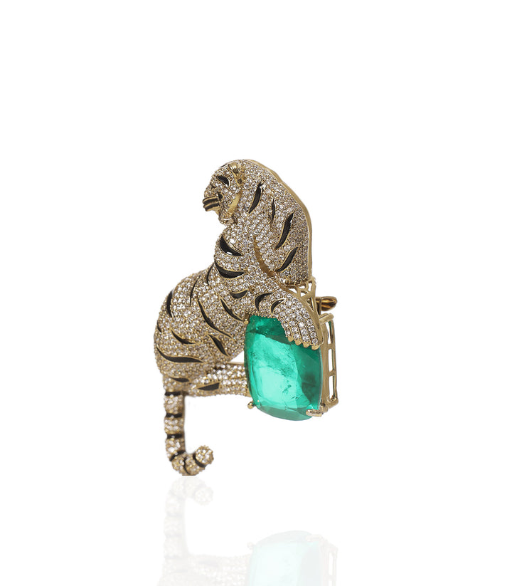 NIHARIKA GREEN MOISSANITE BROOCH