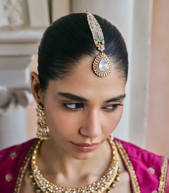 CHAHAK WHITE MOISSANITE TIKA