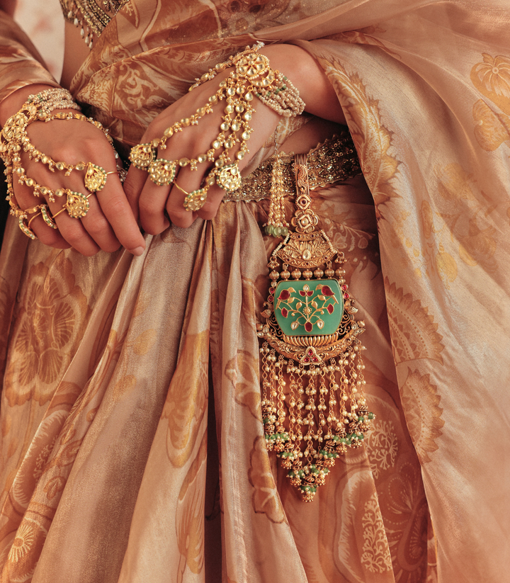 VARNIKA RED & GREEN  KUNDAN KEY CHAIN