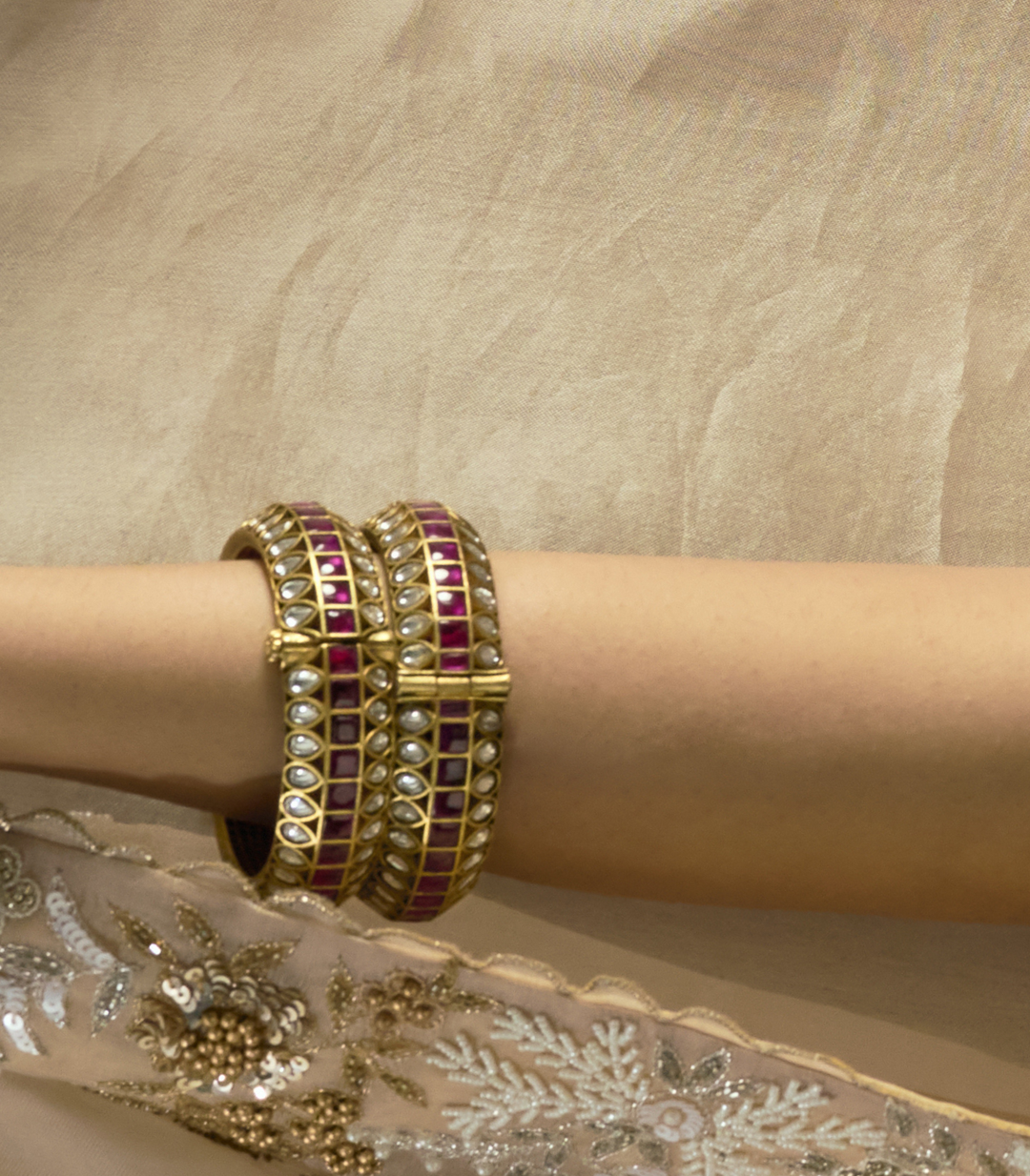 ELAVARASI RED KUNDAN BANGLES