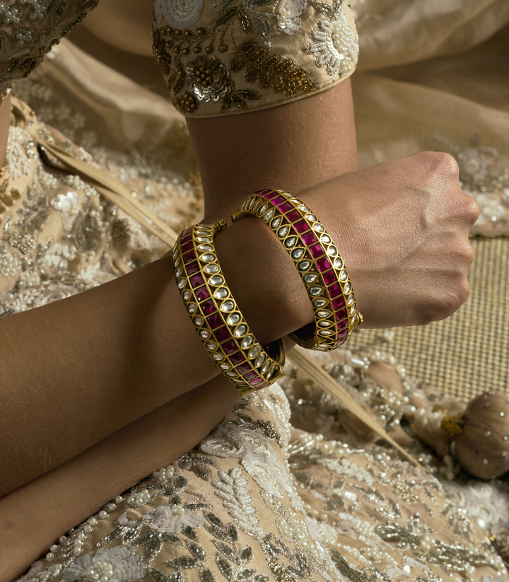 ELAVARASI RED KUNDAN BANGLES