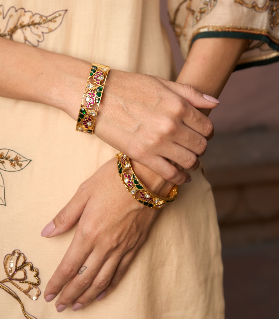 HANVI RED & GREEN  KUNDAN BANGLES