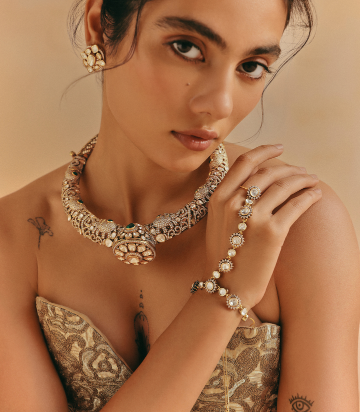 BHAVINI ANTIQUE FINISH KUNDAN HATHPHOOL
