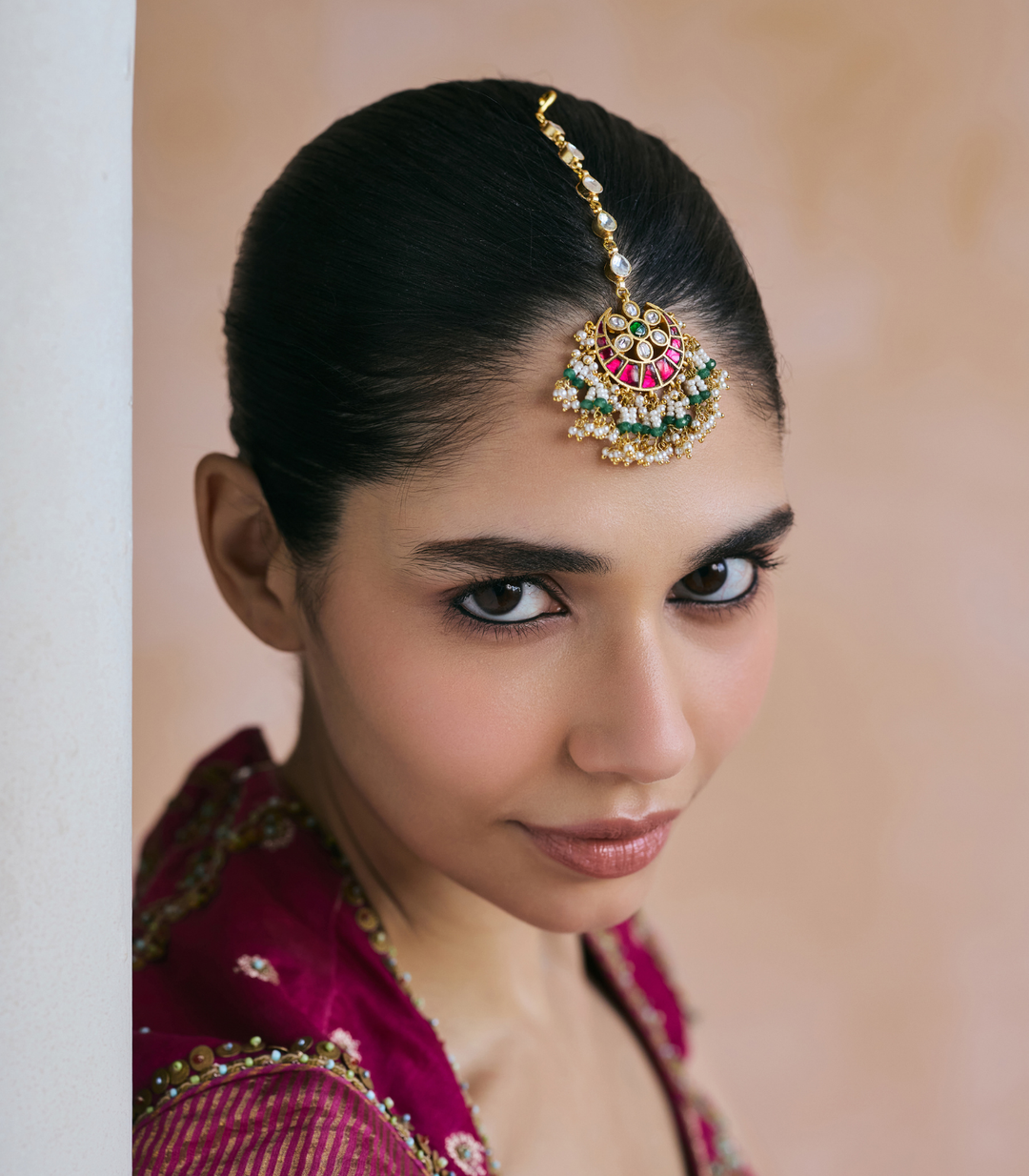 DHWANI RED & GREEN KUNDAN TIKA