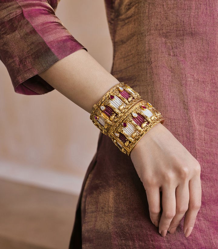 SHIVANYA GREEN POLKI BANGLES