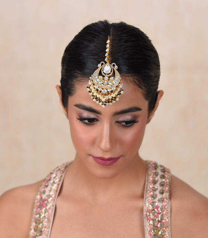 Jayaswired  Antique Gold Finish Tika With Pearls