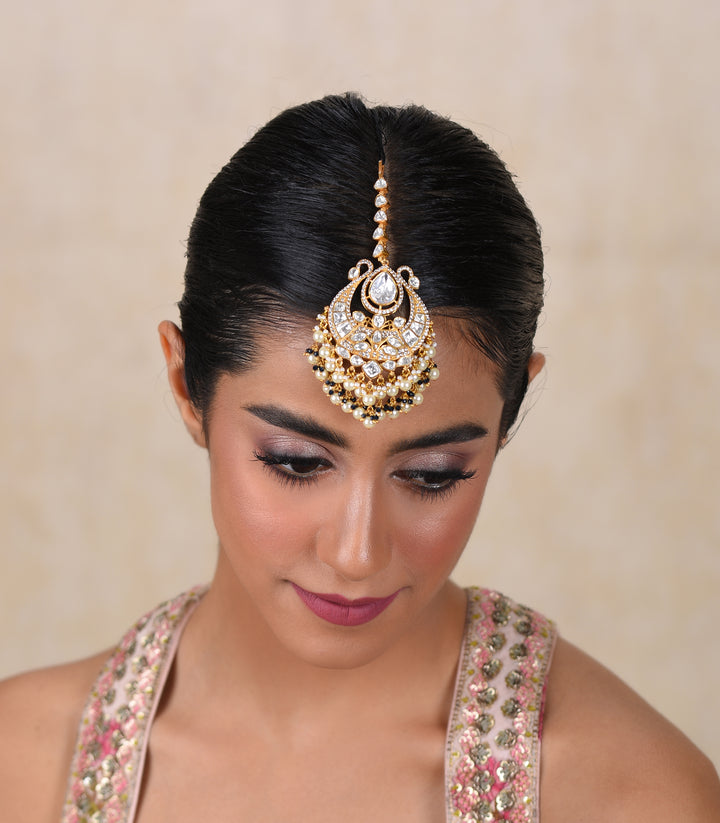 Jayaswired  Antique Gold Finish Tika With Pearls