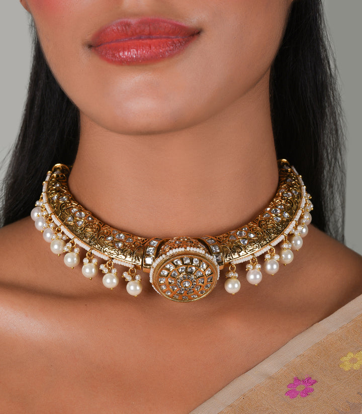 AVNI WHITE KUNDAN HASLI