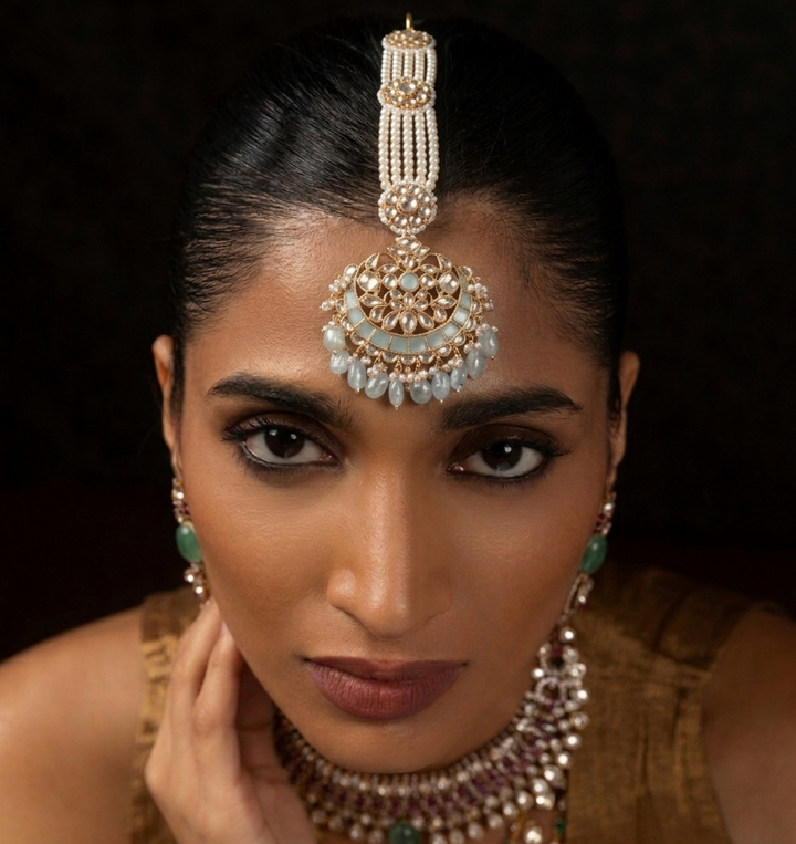 AASHIMA MINT KUNDAN TIKA WITH GREEN DROPS