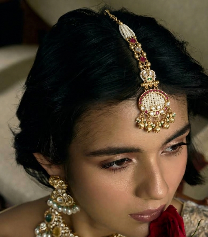 SEJAL RED & GREEN KUNDAN TIKA