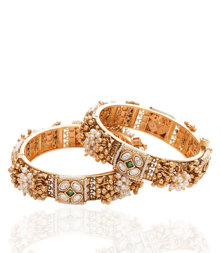 DEEKSHA WHITE & GREEN KUNDAN BANGLES