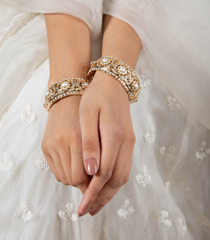 TANISHREE WHITE SADAKARI BANGLES