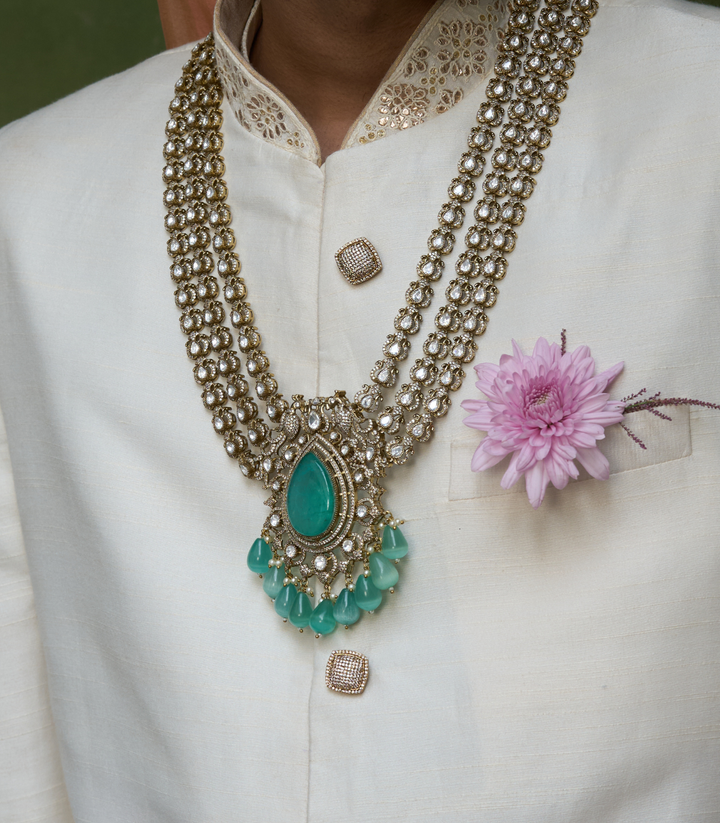 NIRVAAN GOLD PLATED BUTTON