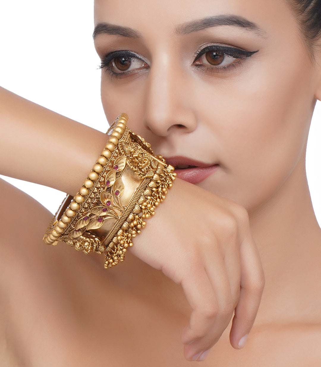 GOLD PLATED TEMPLE PACHHELI BANGLE WITH SMALL GHUNGROO