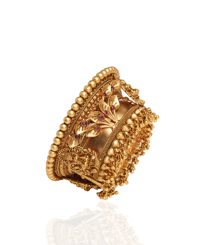 GOLD PLATED TEMPLE PACHHELI BANGLE WITH SMALL GHUNGROO