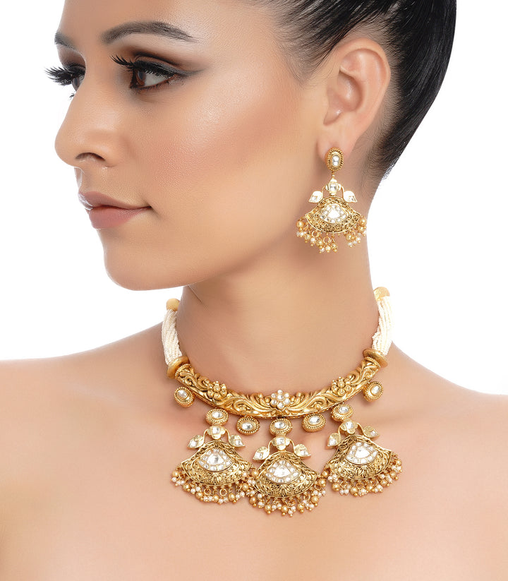 GOLD PLATED KUNDAN HASLI NECKLACE SET WITH WHITE & GOLDEN DROPS